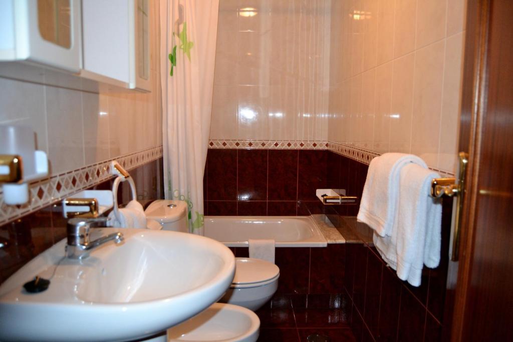 Residencia Bahia Guest house Laxe